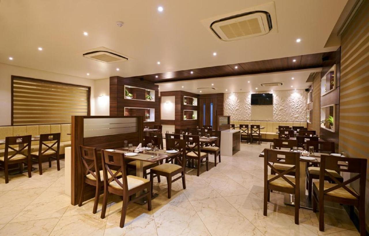 Hotel Shlok Kolhapur Eksteriør billede