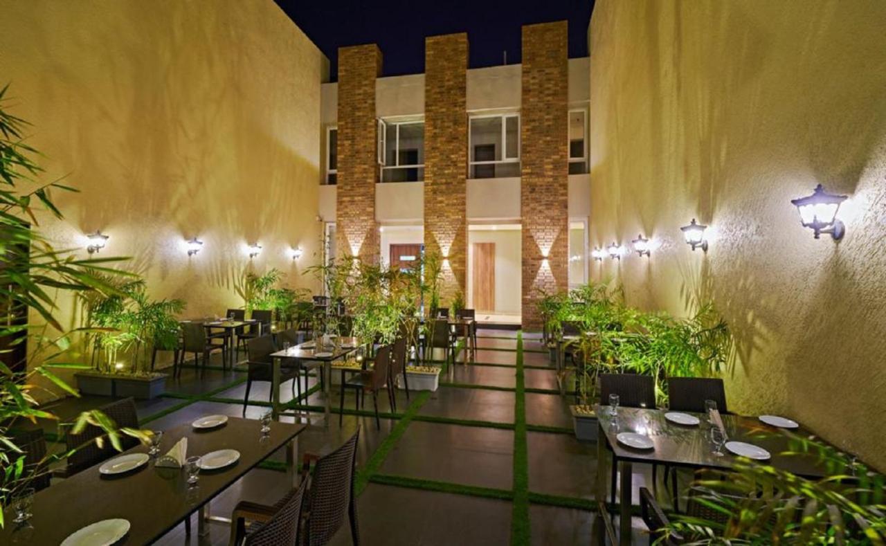 Hotel Shlok Kolhapur Eksteriør billede