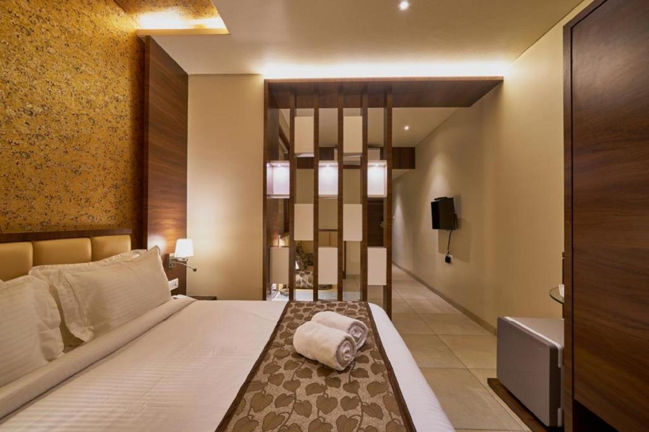 Hotel Shlok Kolhapur Eksteriør billede